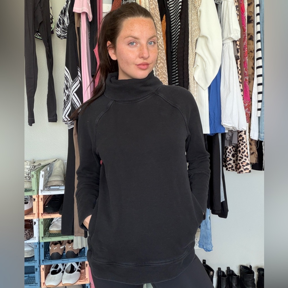 Lululemon Black Funnel Neck Pullover Sweatshirt Size 8